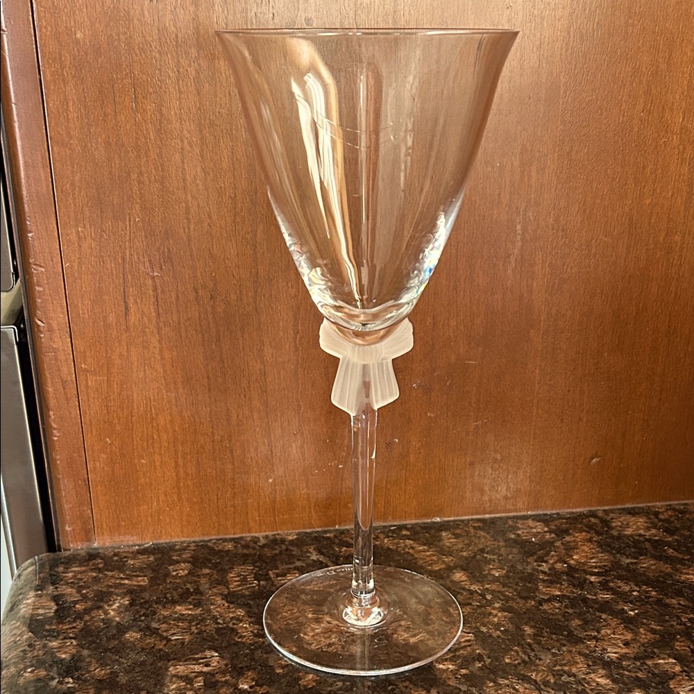 Christian Dior Frosted Bow glass